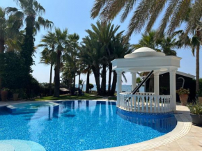 Beachfront villa Meneou
